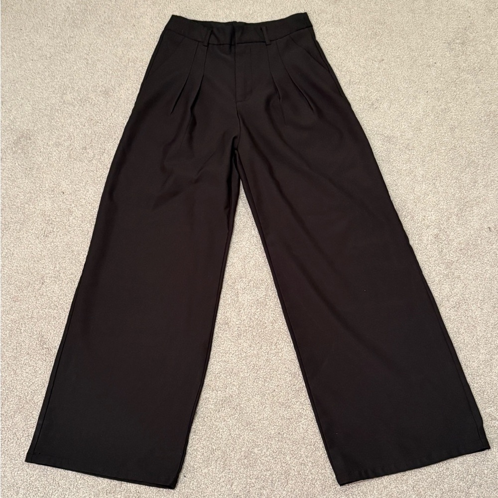 Women’s wide leg pleated trousers